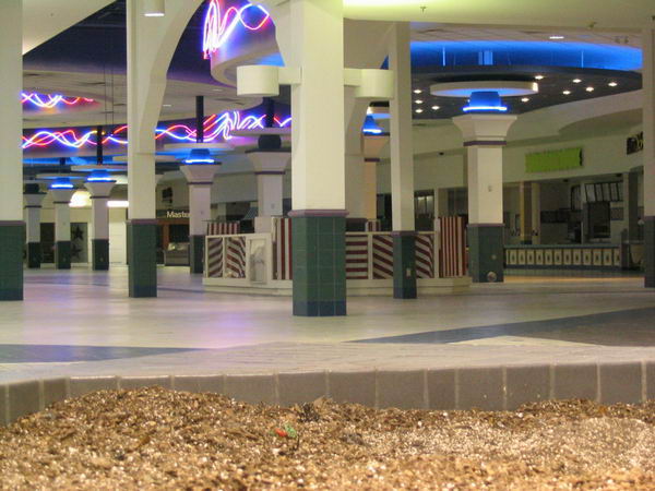 Wonderland Mall (Wonderland Shopping Center) - 2004 Photo